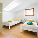 Pr' Petrcu * טולמין